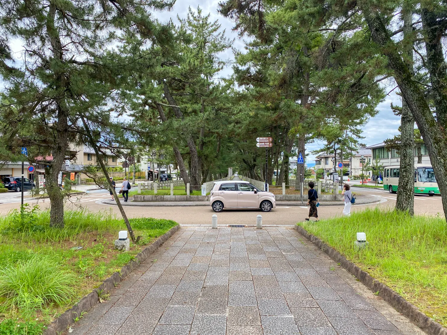 法隆寺は入口すらも古代の力を感じる2