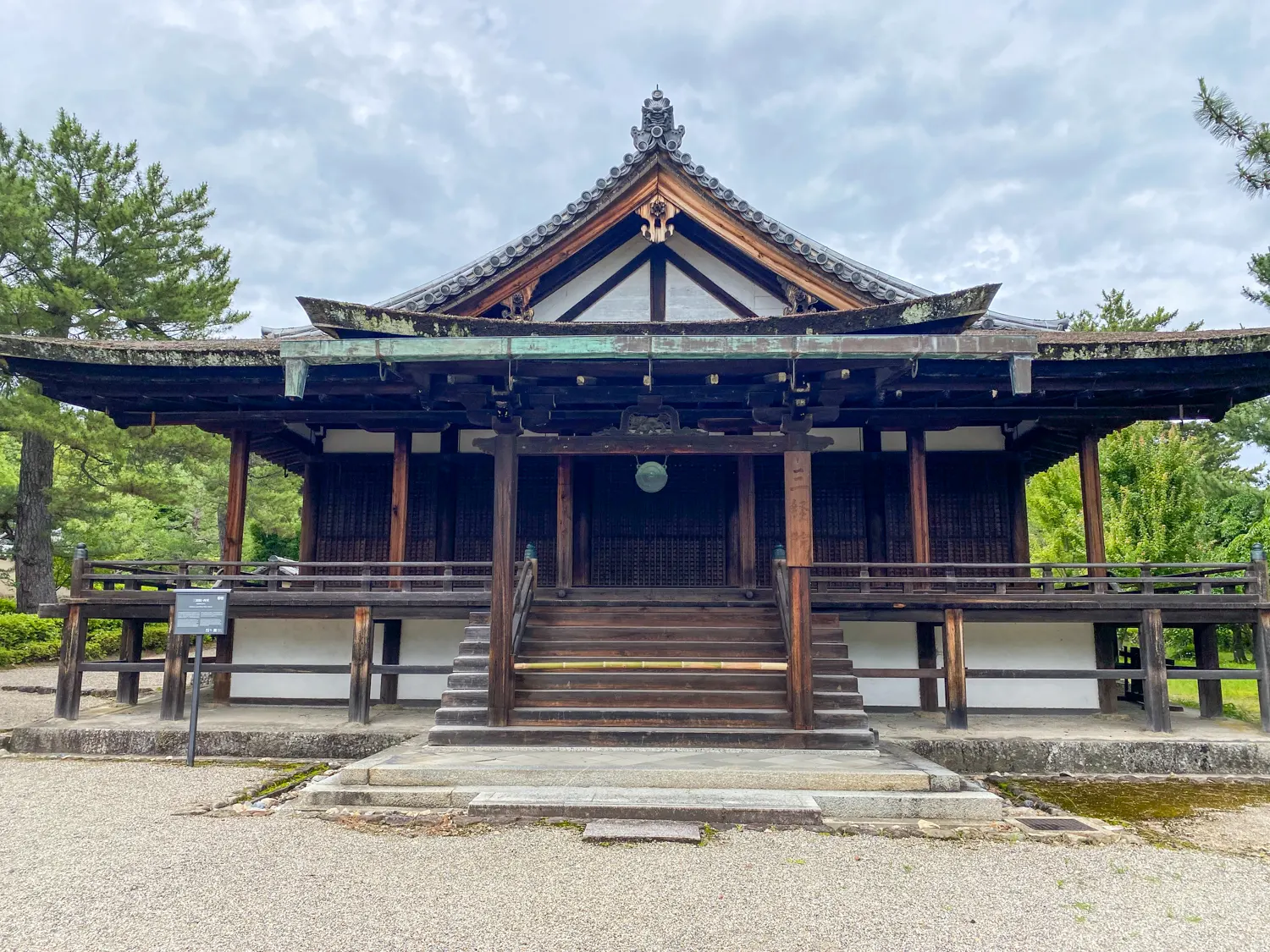 法隆寺は入口の周りも楽しめる25