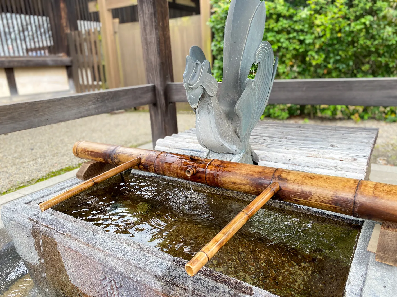 法隆寺の救世観音像を本尊とする夢殿72