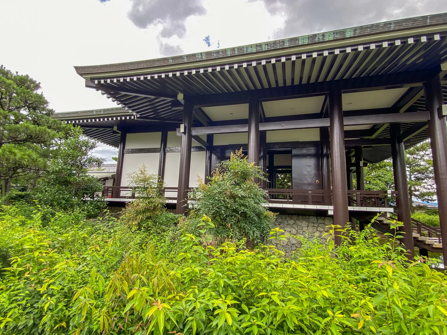 法隆寺でも特別な空間「中宮寺」88