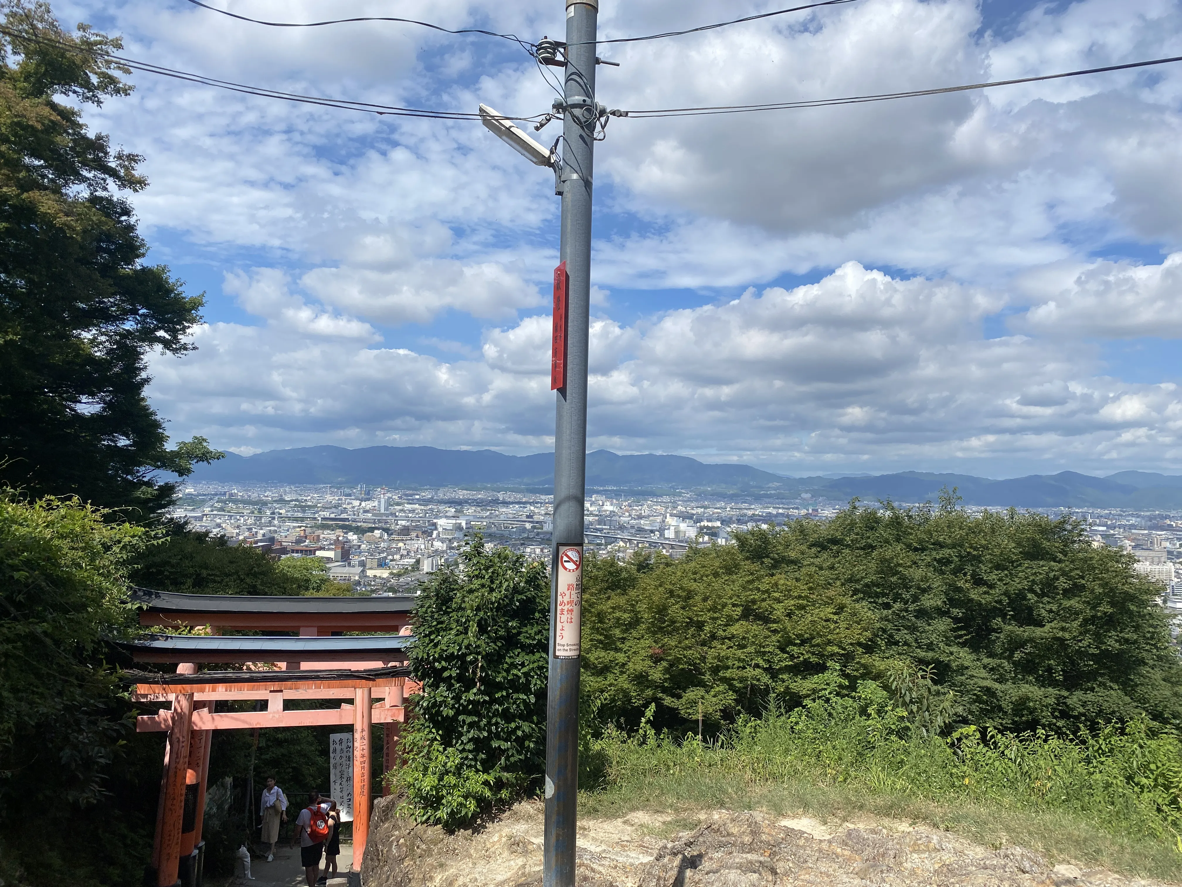 伏見稲荷大社の千本鳥居を制覇したいなら登山並みの準備を！30