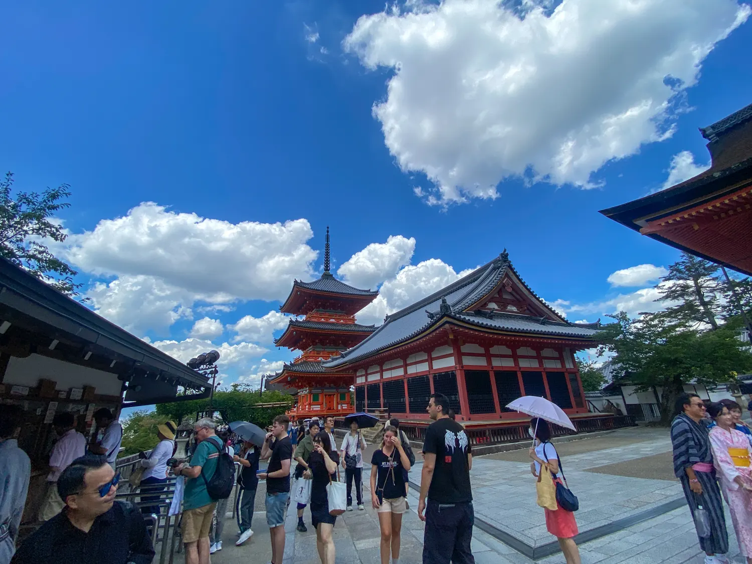 清水寺は入口から魅了される7