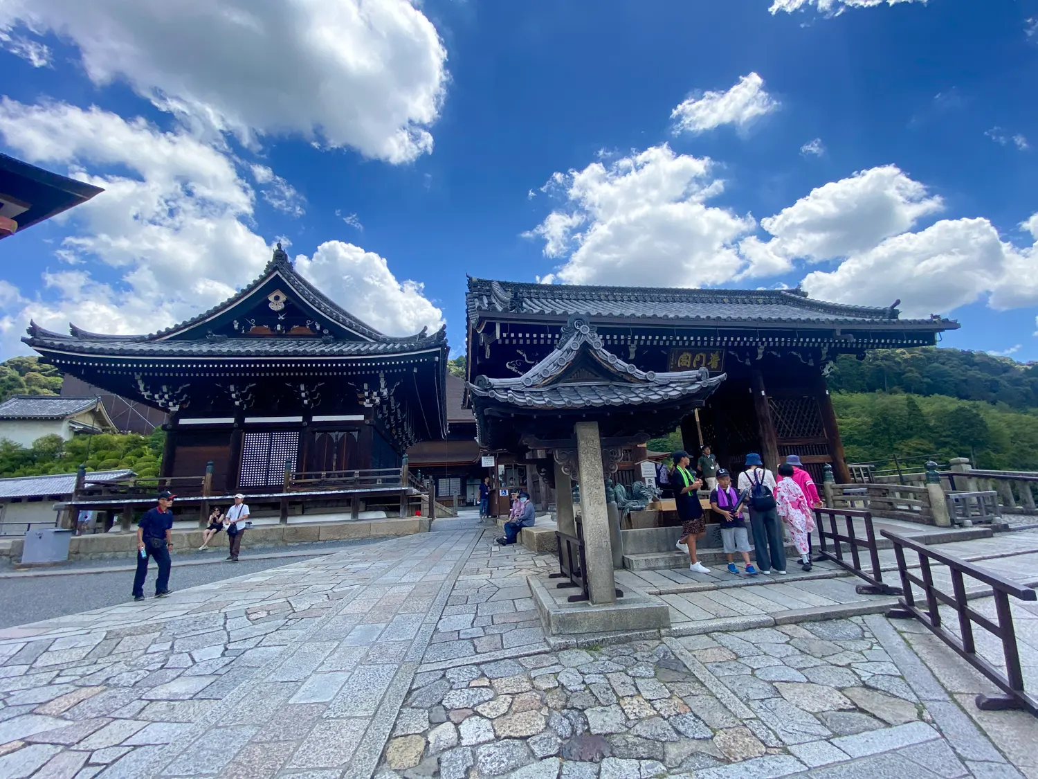 清水寺は入口から魅了される9